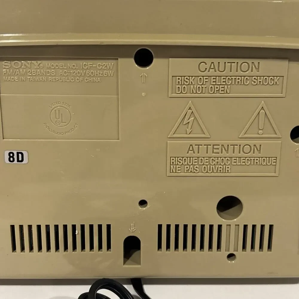 Vintage Sony Dream Machine Digital Alarm Clock Radio FM/AM Beige 1980s ICF-C2W